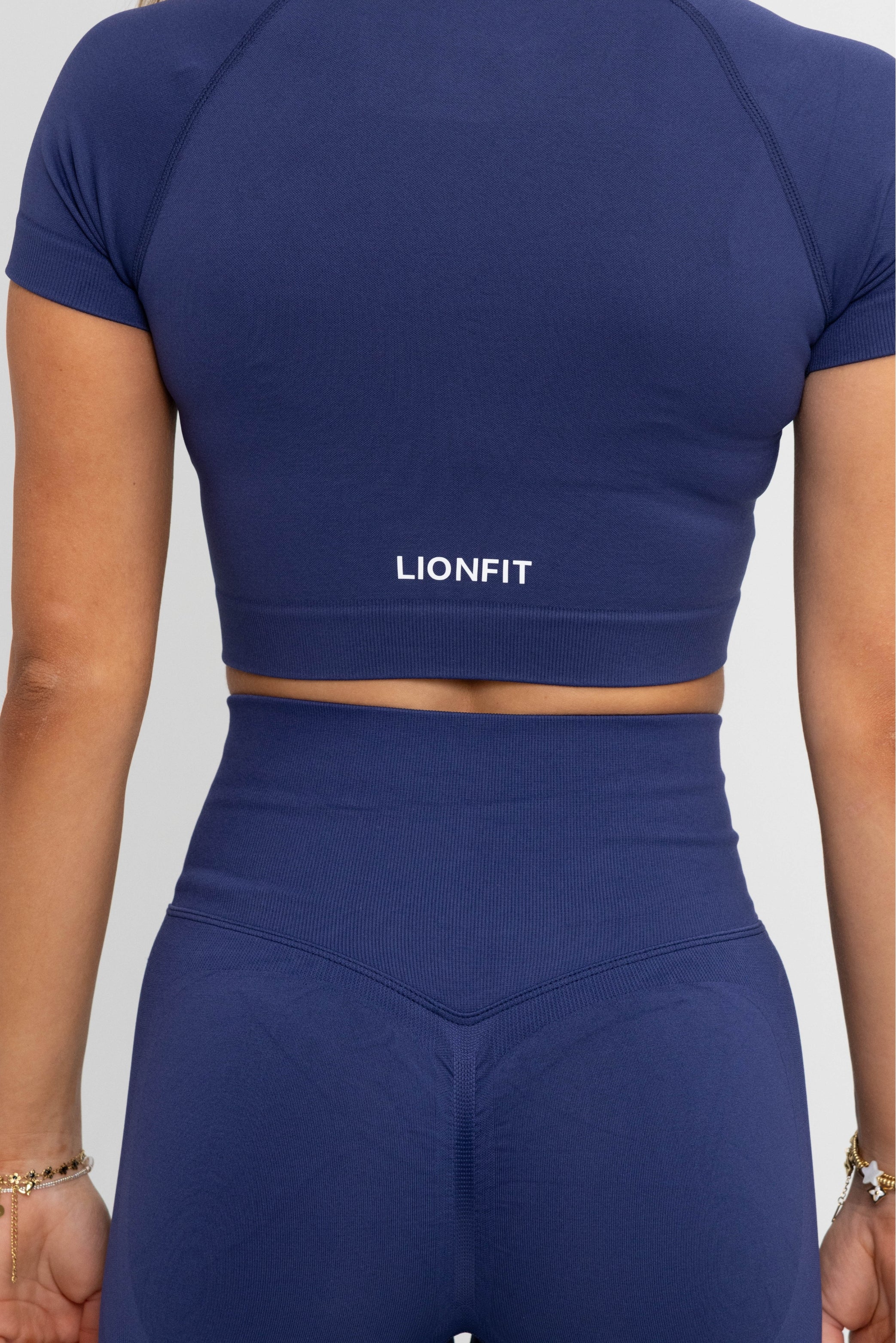 LIONFIT NALA SEAMLESS SHORTSLEEVE TOP BLUE