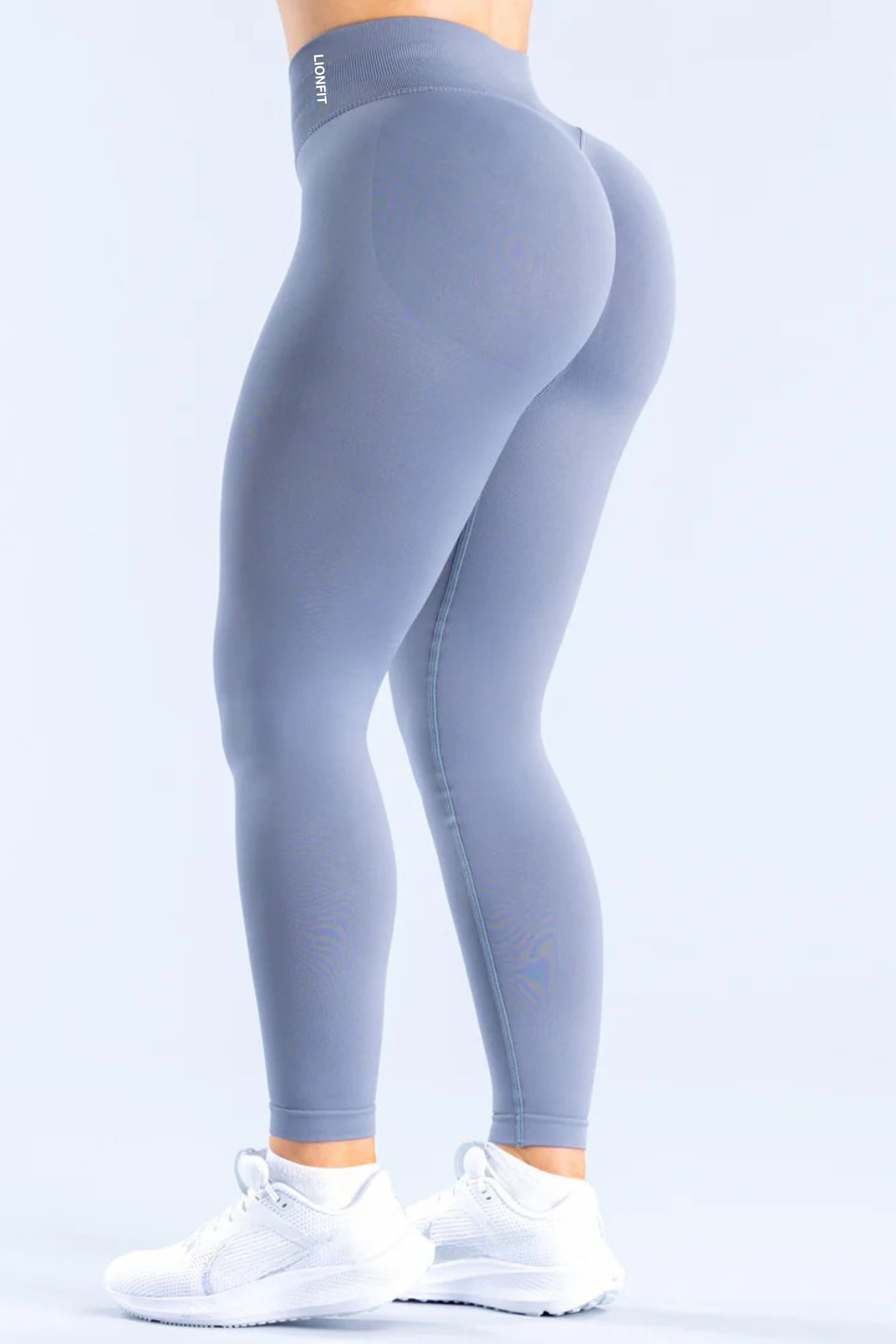Seamless legging in light grey - zijkant met subtiele glute contouring voor natuurlijke shape