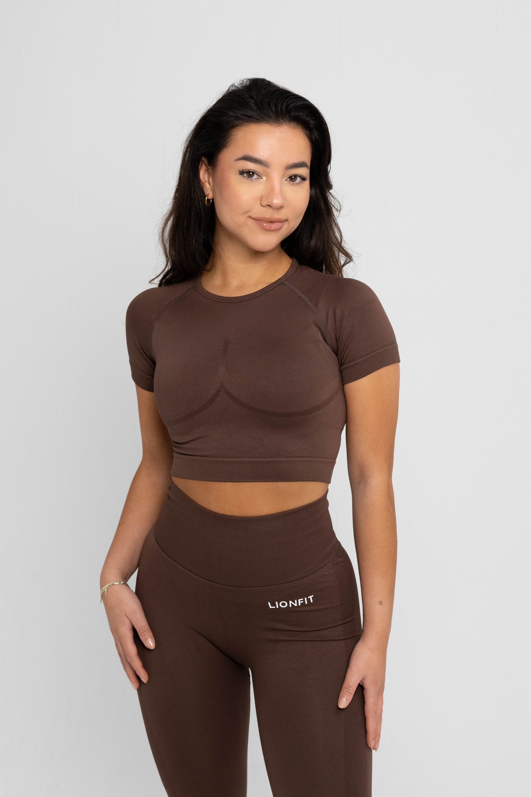 LIONFIT NALA SEAMLESS SHORTSLEEVE TOP BROWN 