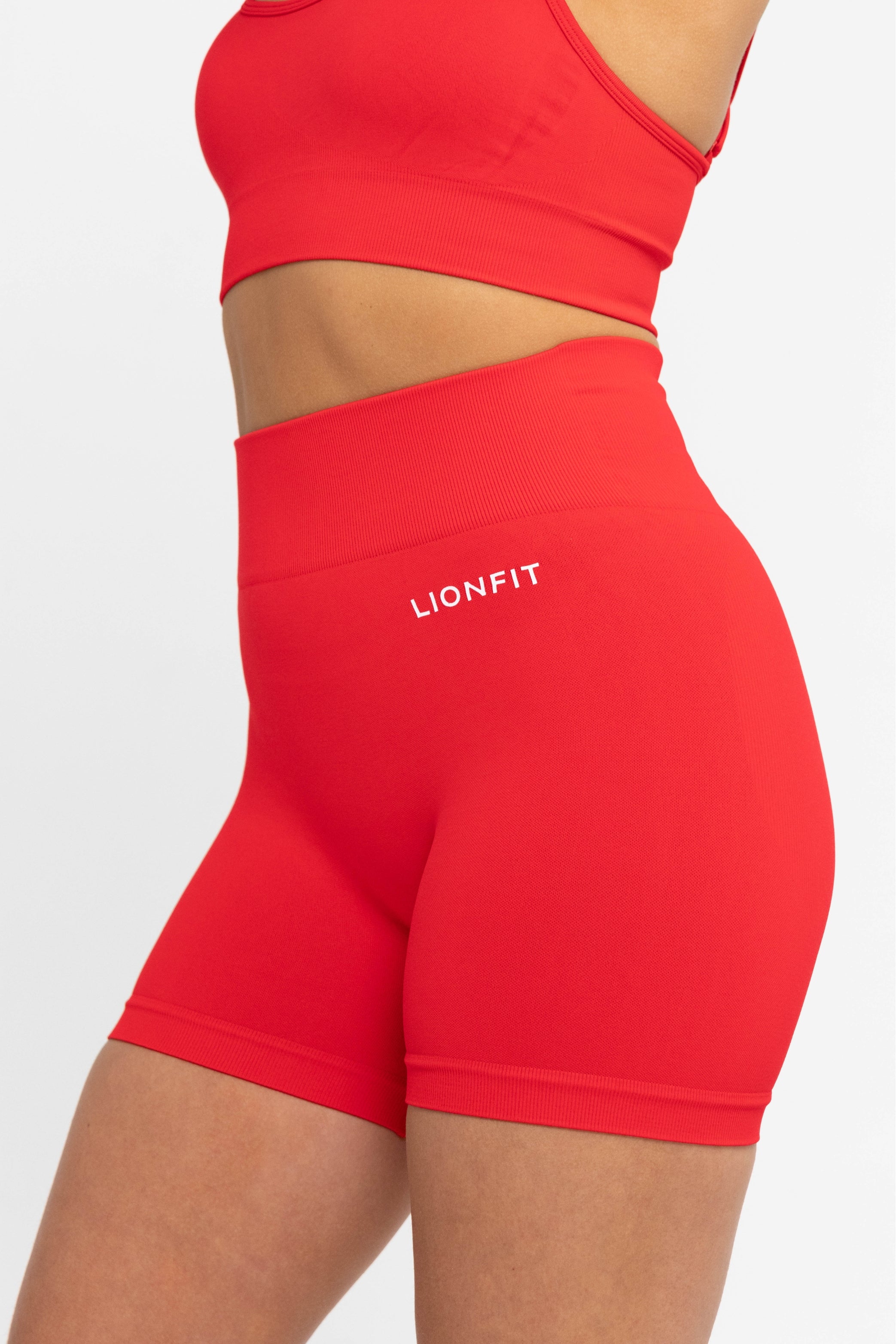 LIONFIT ZIRA SHORTS RED 